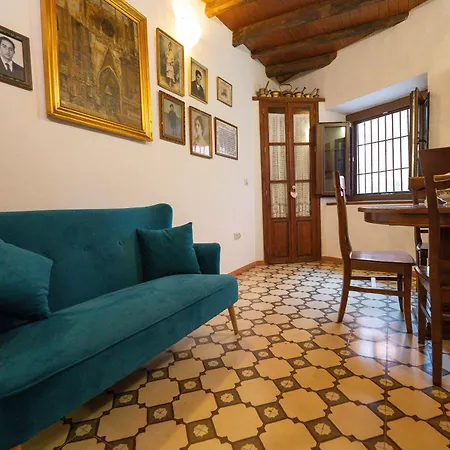 Сasa de vacaciones Historic House In The Center *