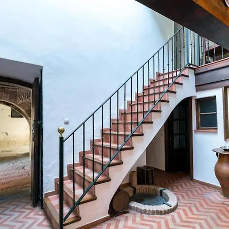 Historic House In The Center Сasa de vacaciones *